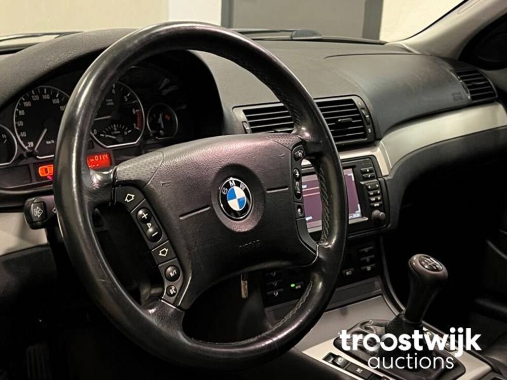 BMW 330xi Executive 231PS 2001 -Orig. NL-, 82-HS-JT