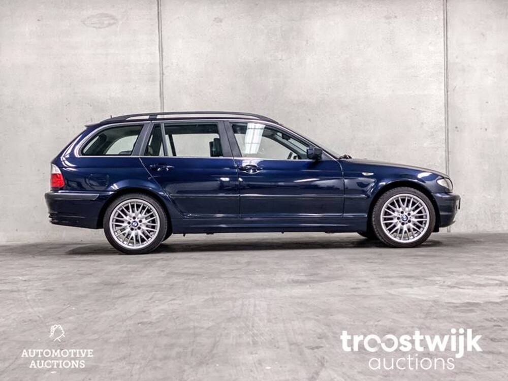 BMW 330xi Executive 231PS 2001 -Orig. NL-, 82-HS-JT