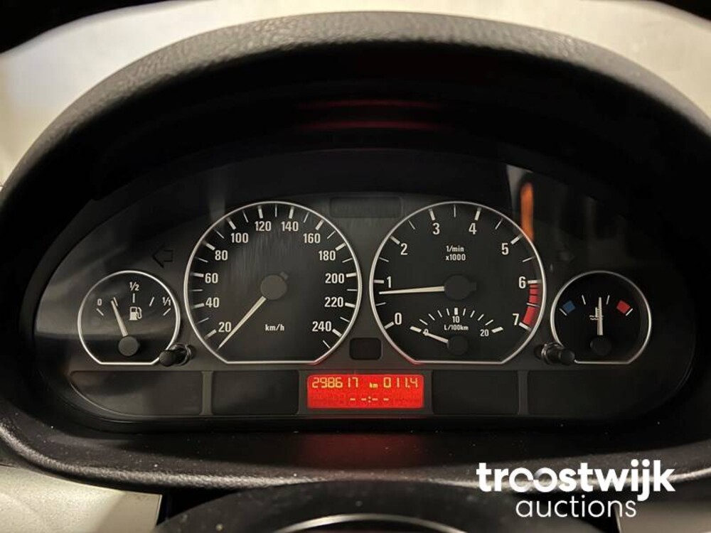 BMW 330xi Executive 231PS 2001 -Orig. NL-, 82-HS-JT