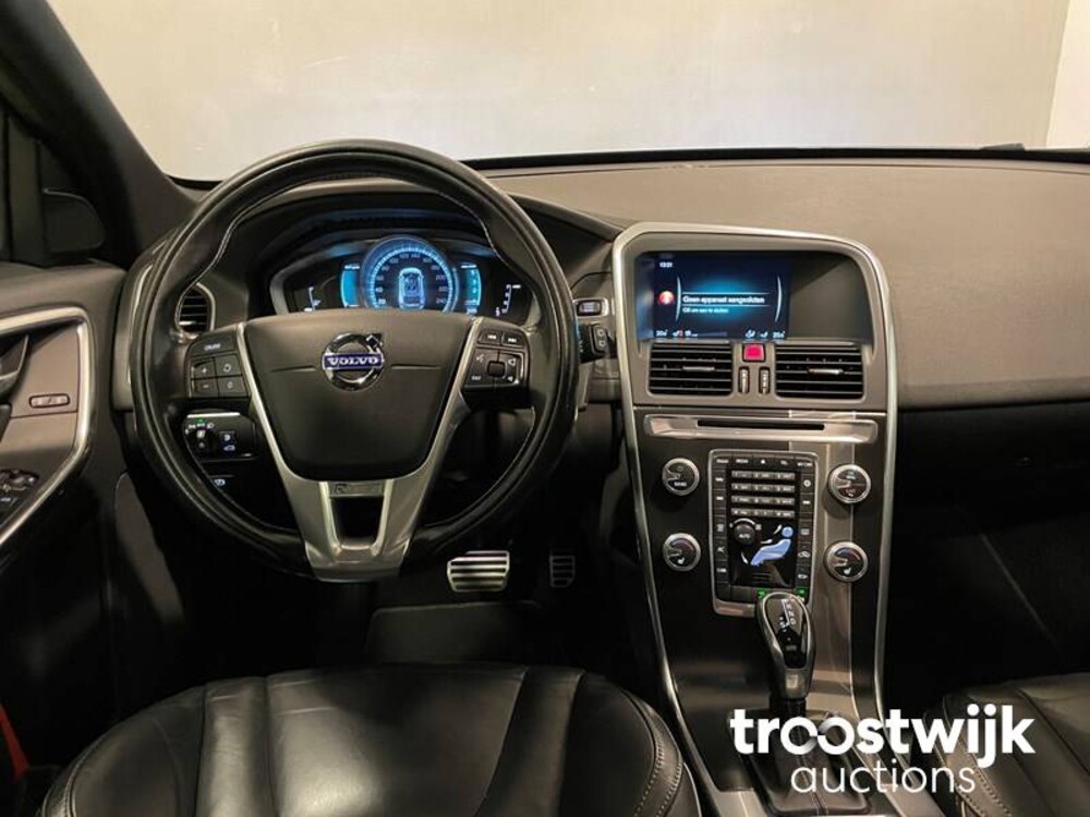 Volvo XC60 R-Design D4 Ocean Race 181PS 2015, ZN-700-D