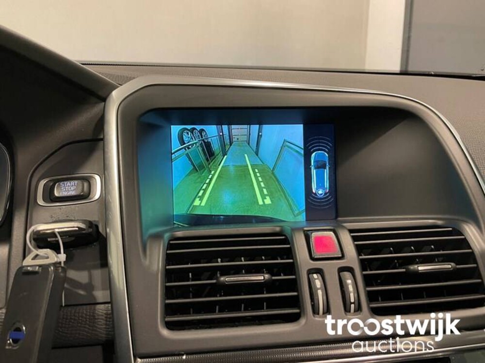 Volvo XC60 R-Design D4 Ocean Race 181PS 2015, ZN-700-D