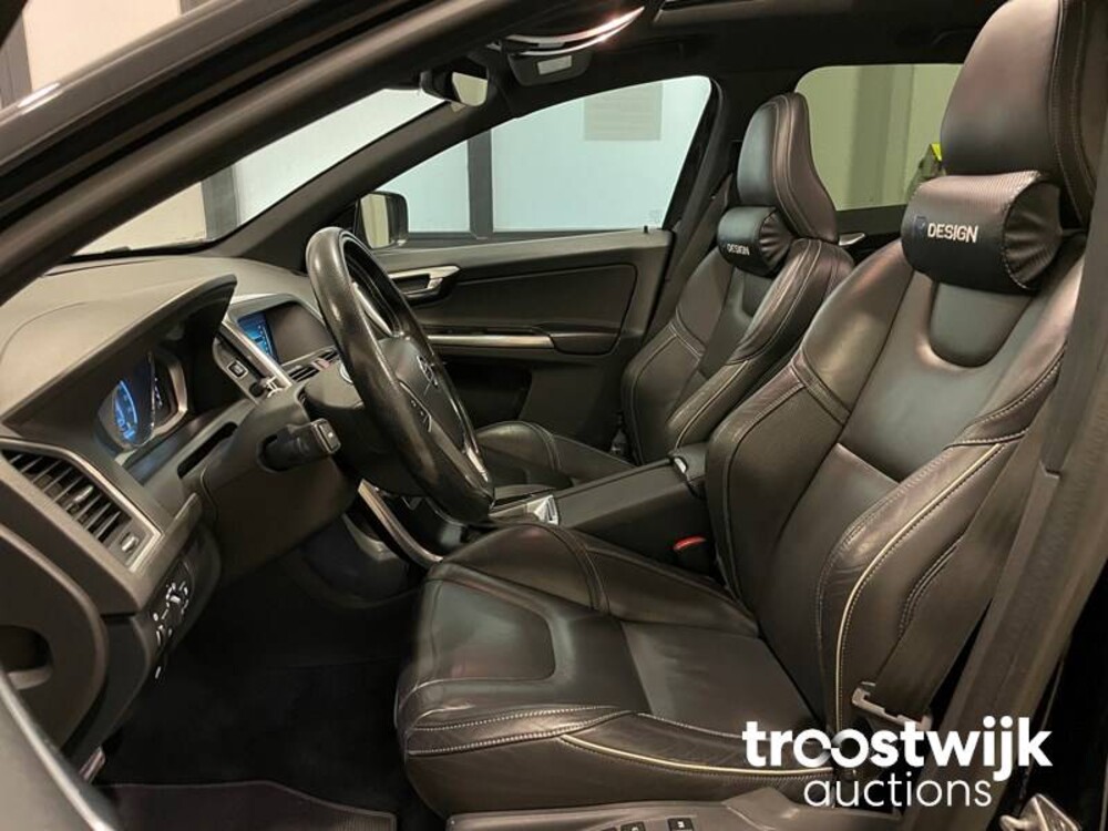 Volvo XC60 R-Design D4 Ocean Race 181PS 2015, ZN-700-D