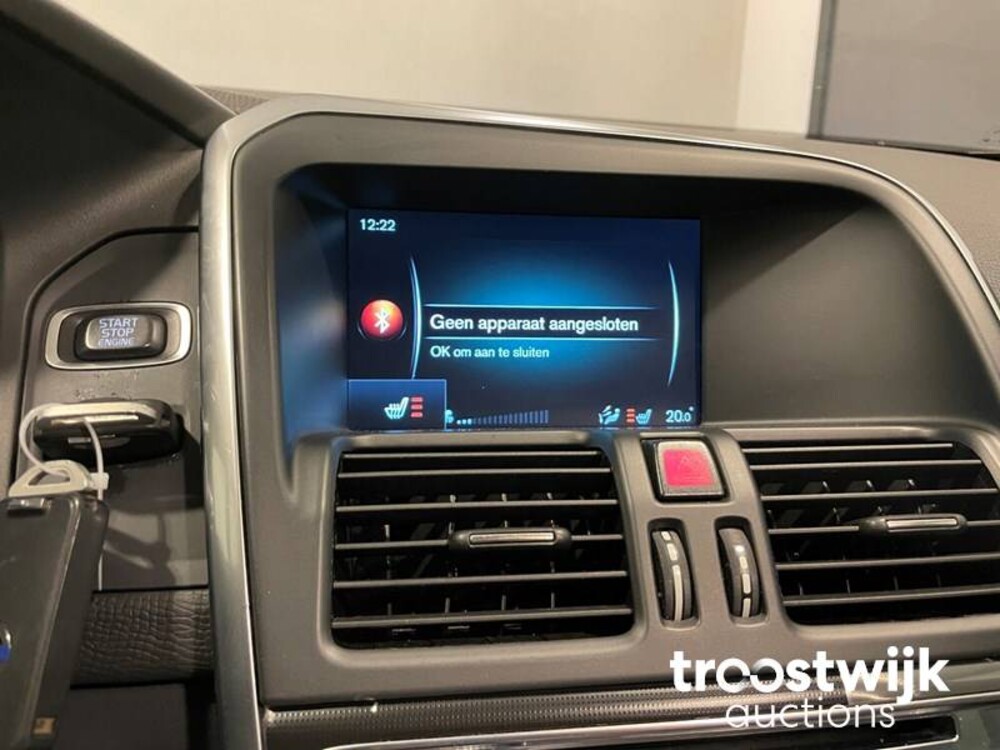 Volvo XC60 R-Design D4 Ocean Race 181PS 2015, ZN-700-D