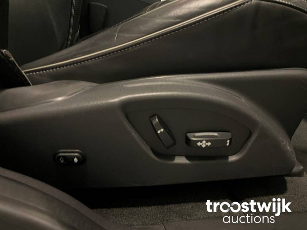 Volvo XC60 R-Design D4 Ocean Race 181PS 2015, ZN-700-D