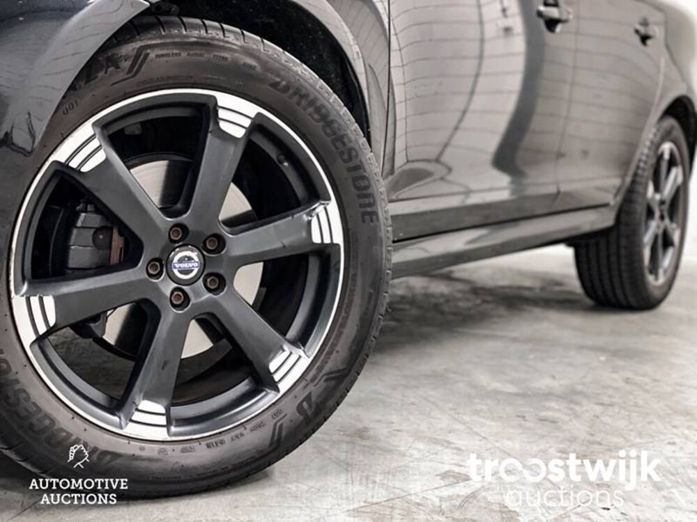 Volvo XC60 R-Design D4 Ocean Race 181PS 2015, ZN-700-D