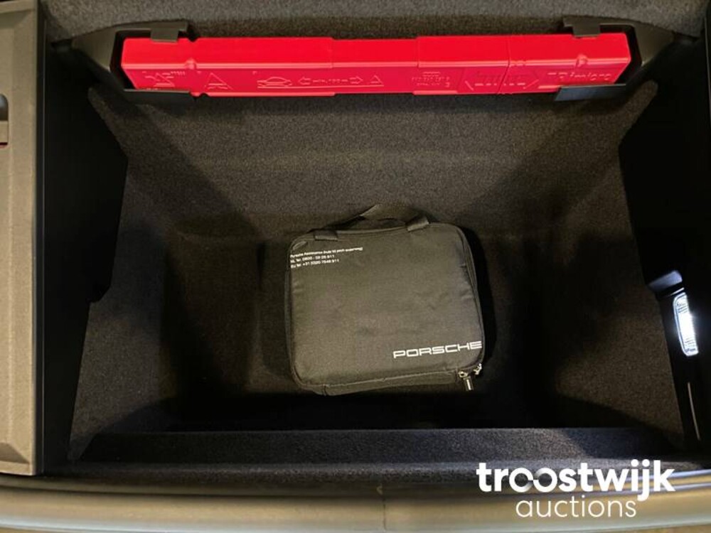 Porsche Taycan Sport Turismo GTS 84 kWh 517PS 2022 Herstellergarantie, R-954-DS