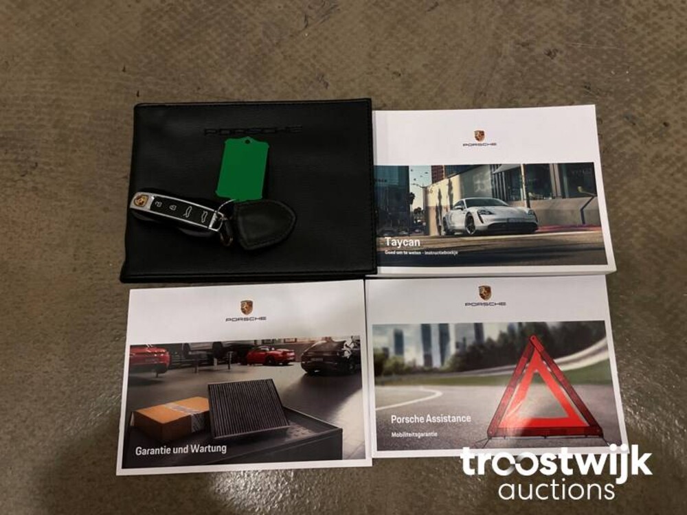 Porsche Taycan Sport Turismo GTS 84 kWh 517PS 2022 Herstellergarantie, R-954-DS