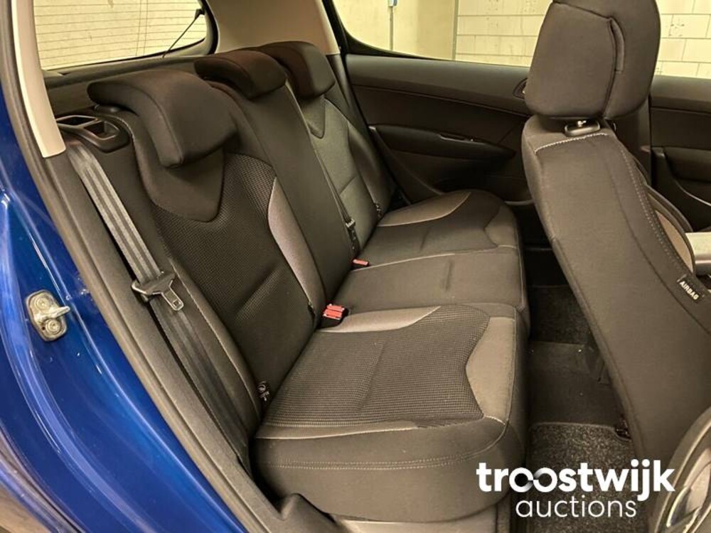Peugeot 308 1.6 THP XT Peugeot 308 1.6 THP XT 150hp 2007, 92-KBD-8