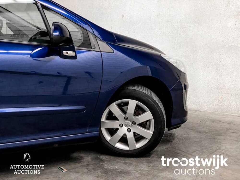 Peugeot 308 1.6 THP XT Peugeot 308 1.6 THP XT 150hp 2007, 92-KBD-8