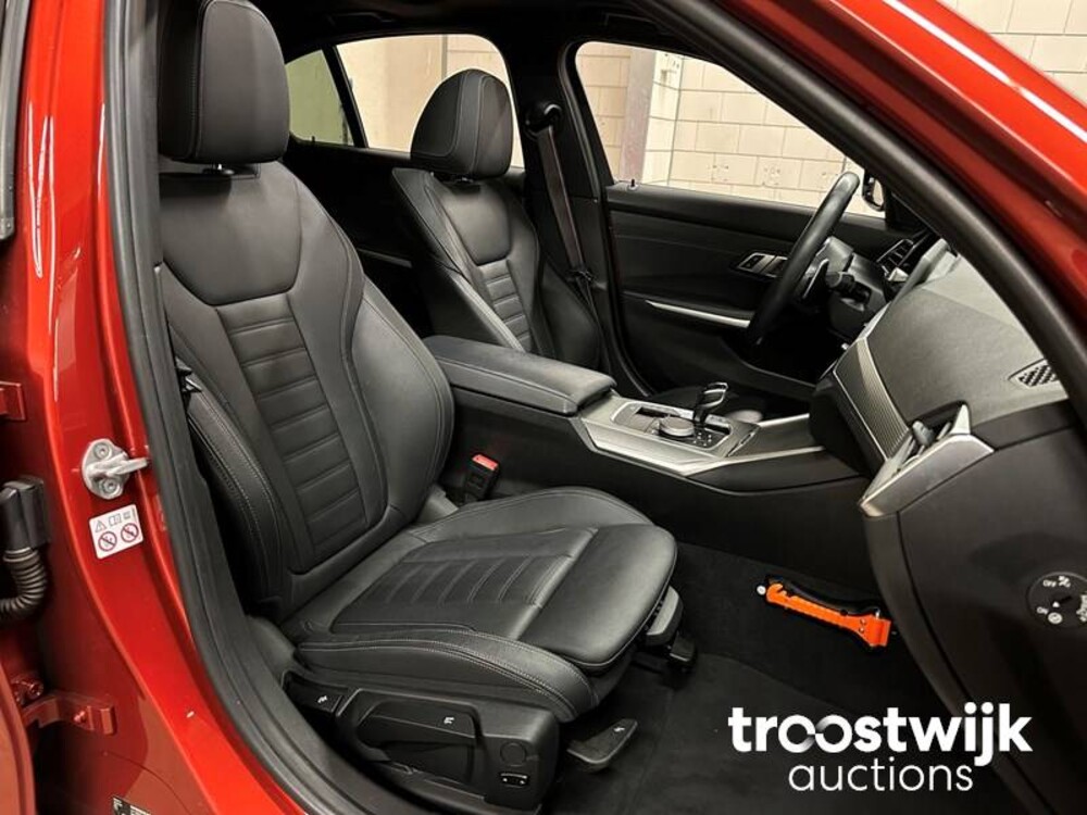 BMW 320i High Executive 184PS -Orig. NL- 2021 Herstellergarantie, K-605-LH