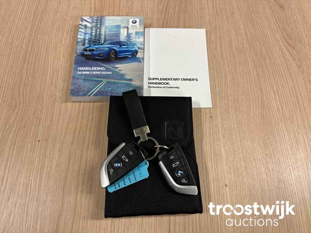 BMW 320i High Executive 184PS -Orig. NL- 2021 Herstellergarantie, K-605-LH