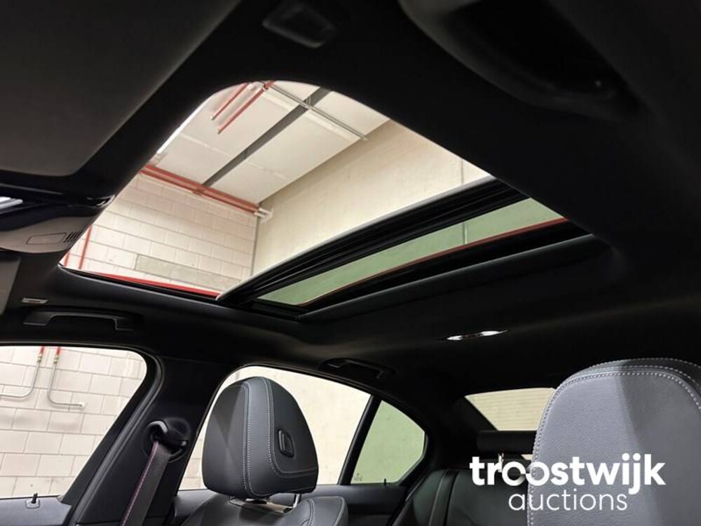 BMW 320i High Executive 184PS -Orig. NL- 2021 Herstellergarantie, K-605-LH