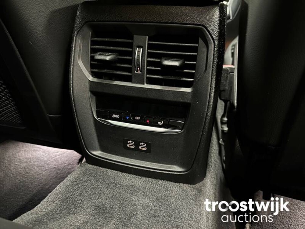 BMW 320i High Executive 184PS -Orig. NL- 2021 Herstellergarantie, K-605-LH