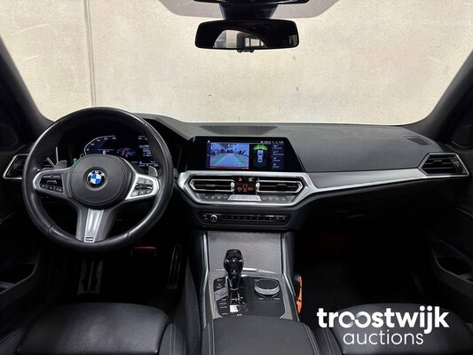 BMW 320i High Executive 184hp -Orig. NL- 2021 Manufacturer's warranty, K-605-LH