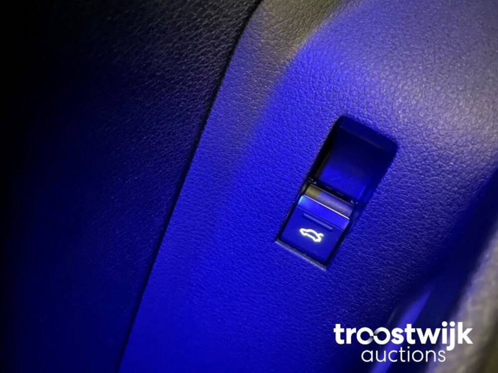 Audi e-tron Sportback 55 Quattro S edition 95 kWh S-Line 408PS 2020 -Orig. NL-, J-746-HV