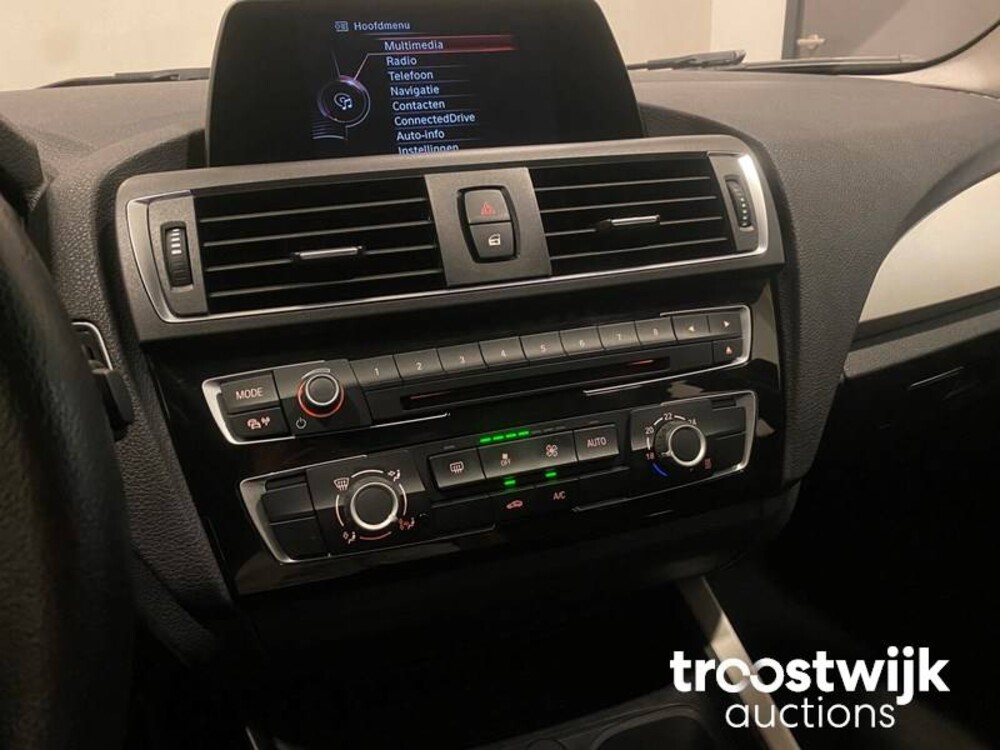 BMW 118i F20 136PS 2016, TX-441-X