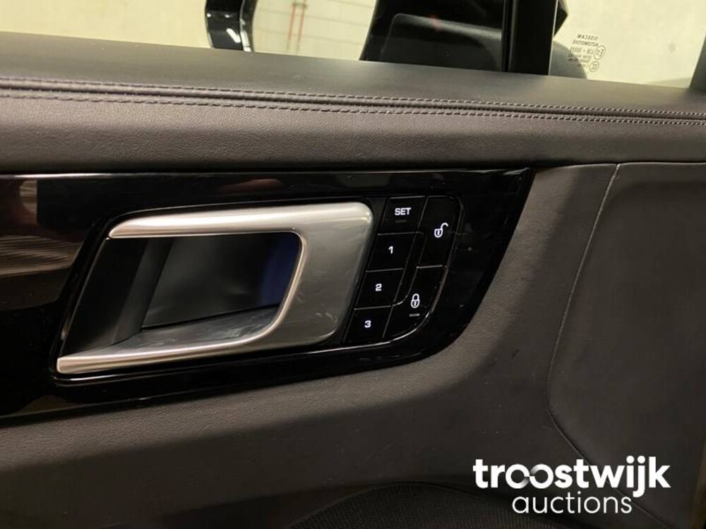 Porsche Cayenne S 2.9 V6 441 PS NEUES MODELL 2017, XK-673-D