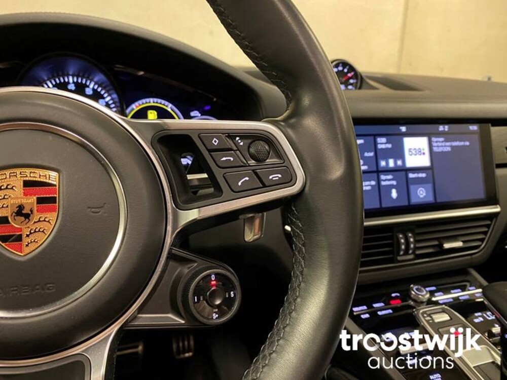 Porsche Cayenne S 2.9 V6 441 PS NEUES MODELL 2017, XK-673-D