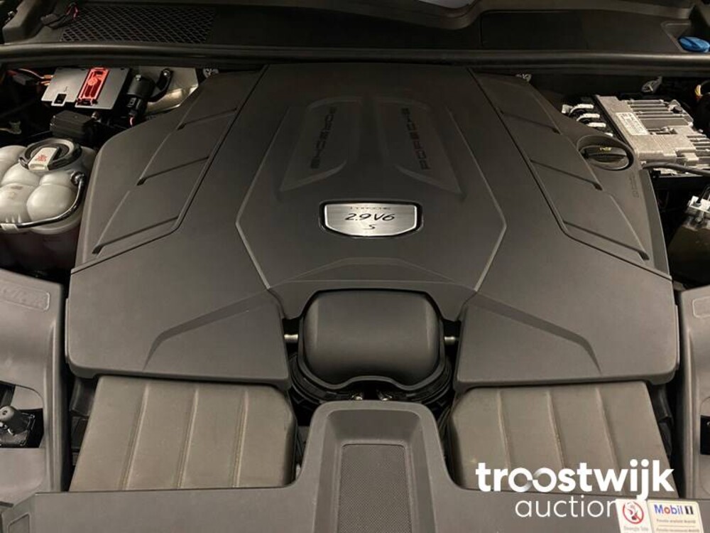 Porsche Cayenne S 2.9 V6 441 PS NEUES MODELL 2017, XK-673-D