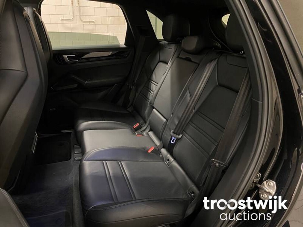 Porsche Cayenne S 2.9 V6 441 PS NEUES MODELL 2017, XK-673-D