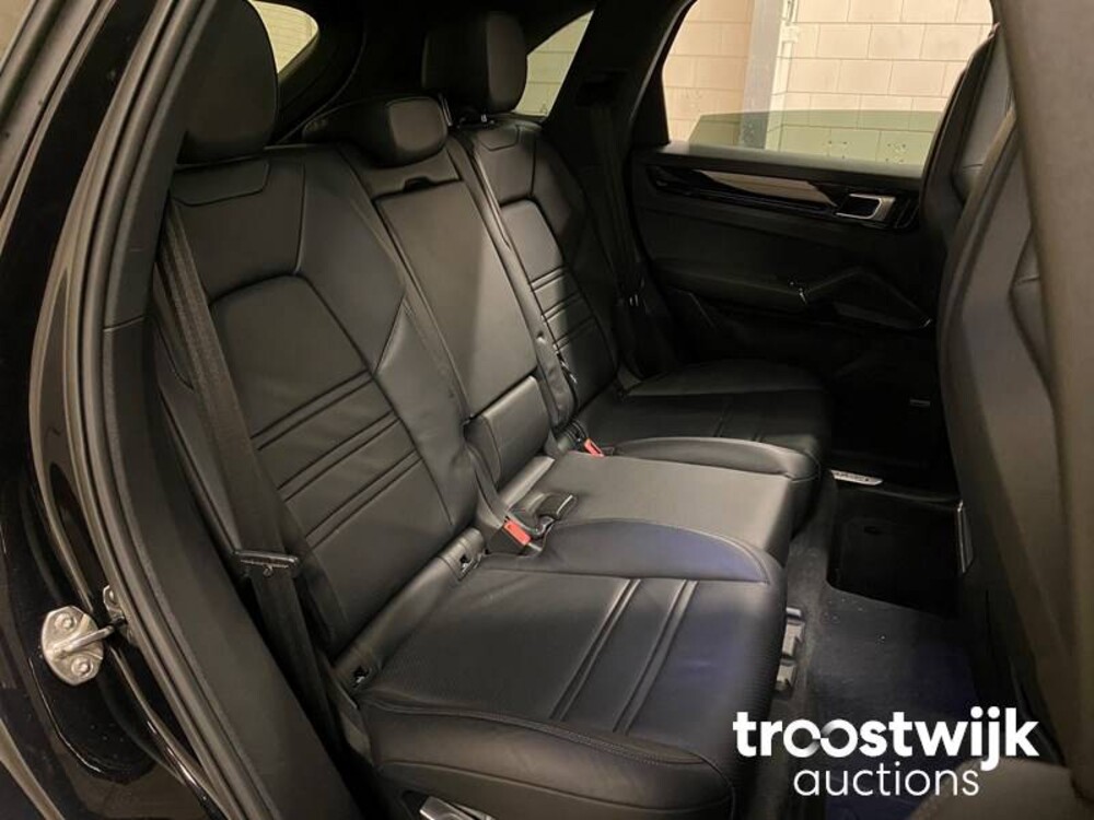 Porsche Cayenne S 2.9 V6 441 PS NEUES MODELL 2017, XK-673-D