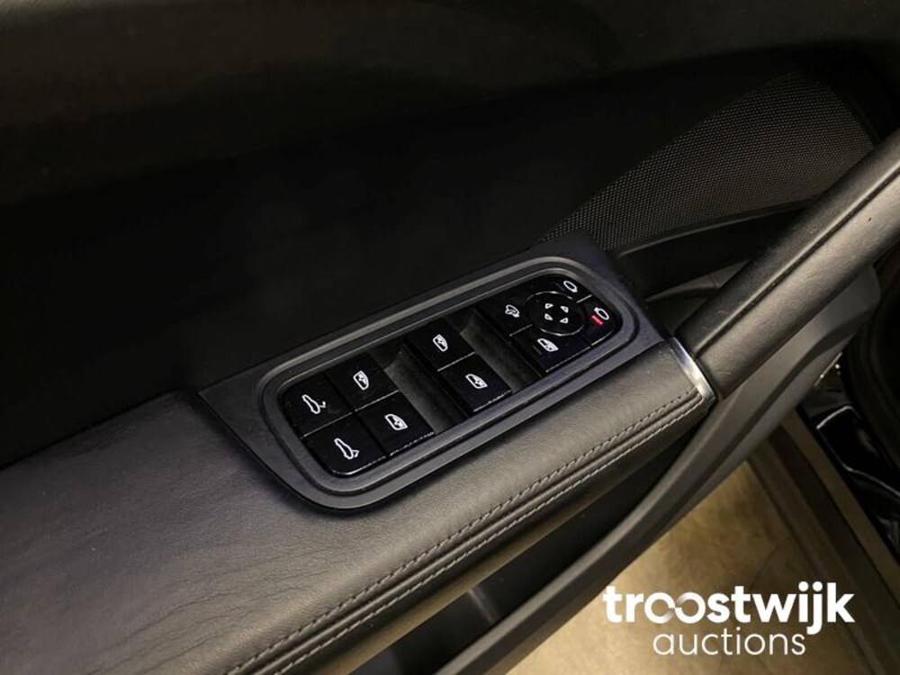 Porsche Cayenne S 2.9 V6 441 PS NEUES MODELL 2017, XK-673-D