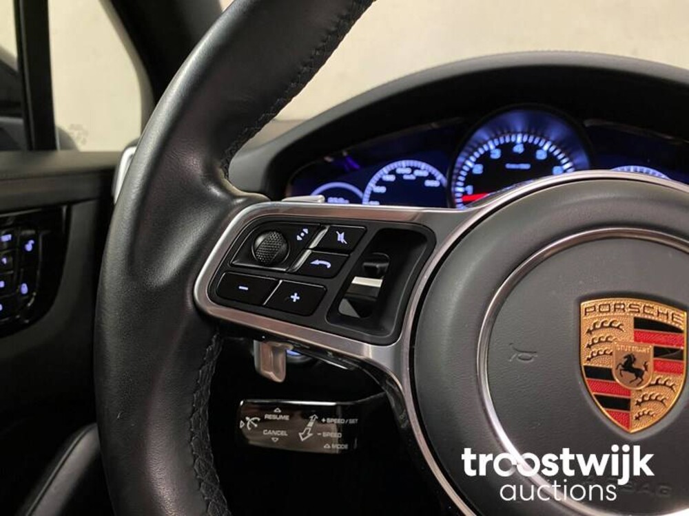 Porsche Cayenne S 2.9 V6 441 PS NEUES MODELL 2017, XK-673-D