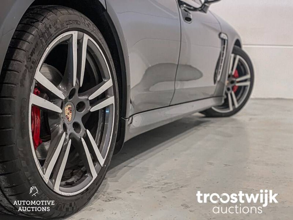 Porsche Panamera 3.6 Platinum Edition SportChrono 299hp 2013, L-185-HT
