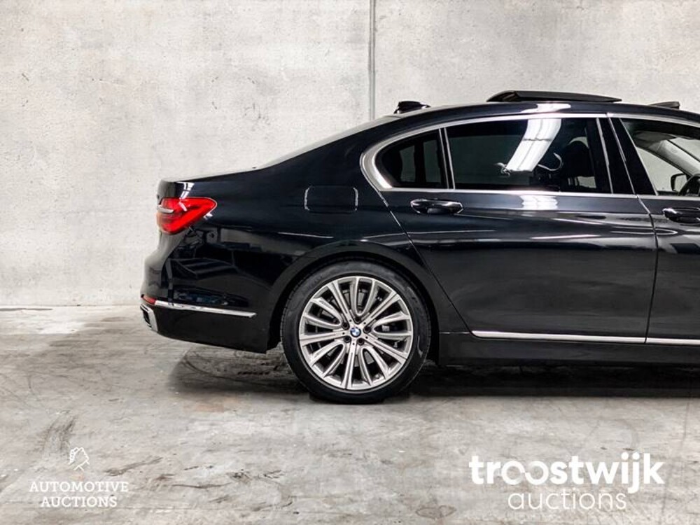 BMW 750Li High Executive Twin Power Turbo 449 PS 2016 7er Serie, PL-586-X
