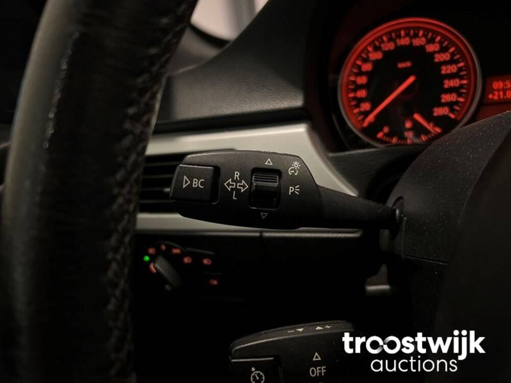 BMW 325i Coupe E92/E90 Introduction 3er 218PS 2006 -Youngtimer-, 08-TJ-RG