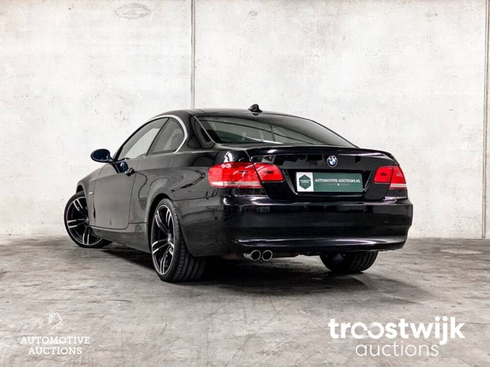 BMW 325i Coupe E92/E90 Introduction 3er 218PS 2006 -Youngtimer-, 08-TJ-RG