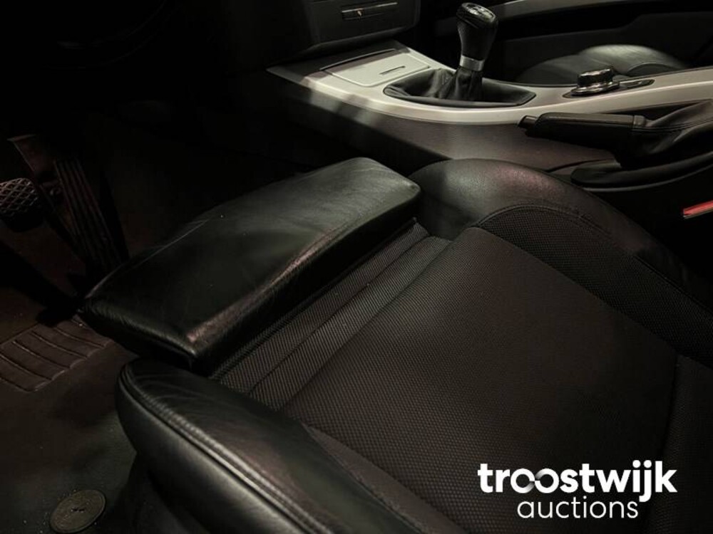 BMW 325i Coupe E92/E90 Introduction 3er 218PS 2006 -Youngtimer-, 08-TJ-RG