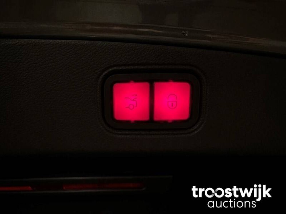 Mercedes-Benz E300 AMG Premium Plus NIEUW-MODEL 245PS 2018 -Orig. NL-, SJ-322-S