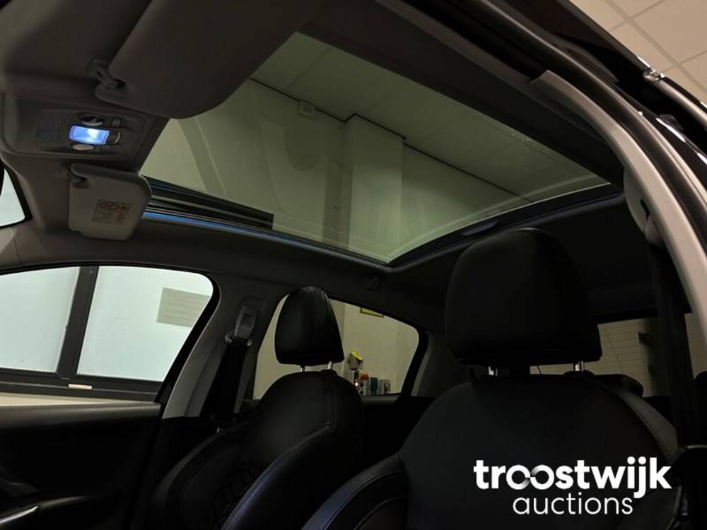 Peugeot 208 GT-line PureTech Première 110PS 2015 -Orig. NL-, GZ-044-T