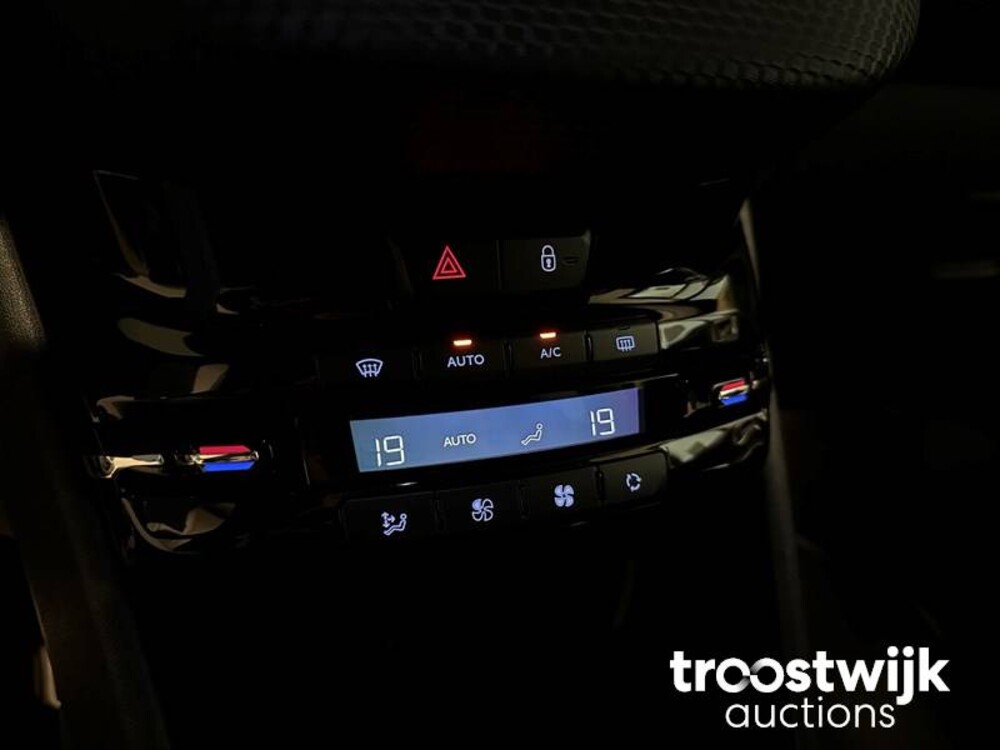 Peugeot 208 GT-line PureTech Première 110PS 2015 -Orig. NL-, GZ-044-T