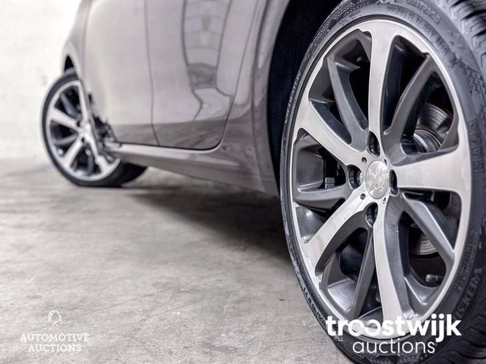 Peugeot 208 GT-line PureTech Première 110PS 2015 -Orig. NL-, GZ-044-T