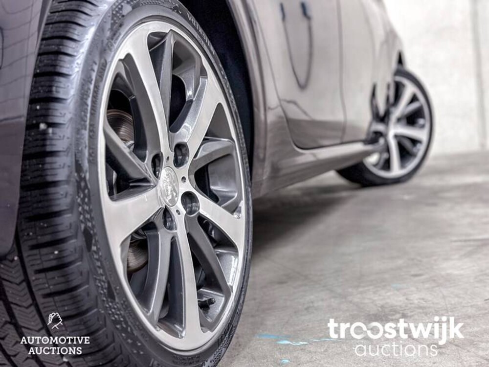 Peugeot 208 GT-line PureTech Première 110PS 2015 -Orig. NL-, GZ-044-T