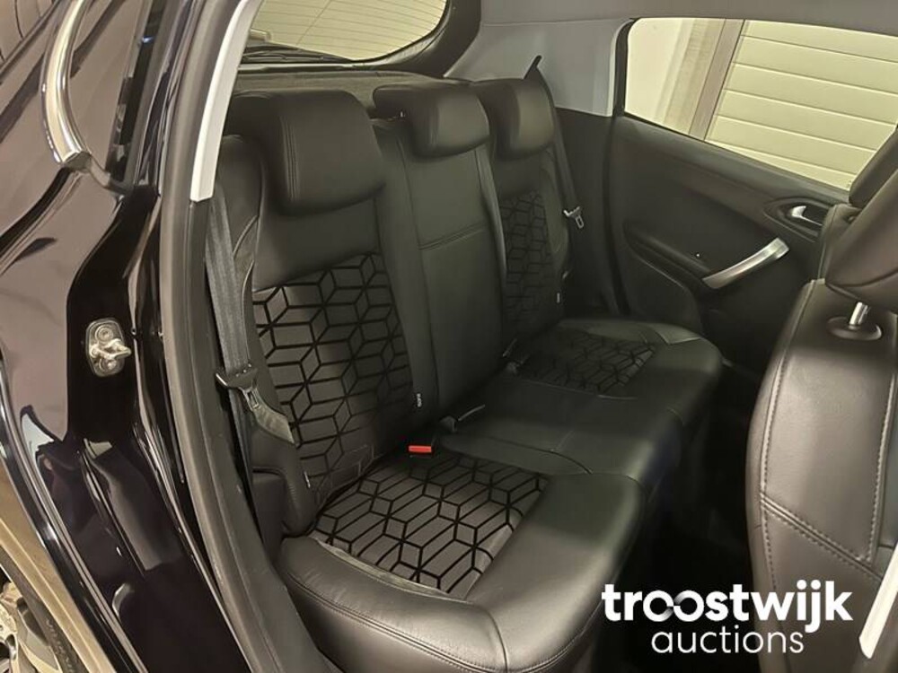 Peugeot 208 GT-line PureTech Première 110PS 2015 -Orig. NL-, GZ-044-T