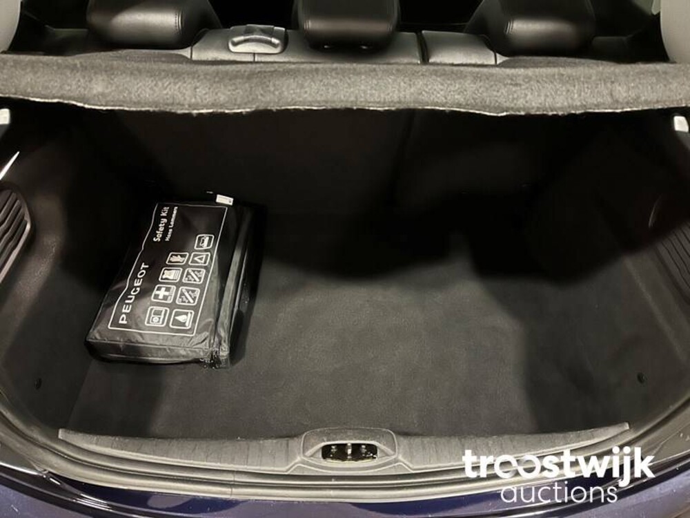 Peugeot 208 GT-line PureTech Première 110PS 2015 -Orig. NL-, GZ-044-T