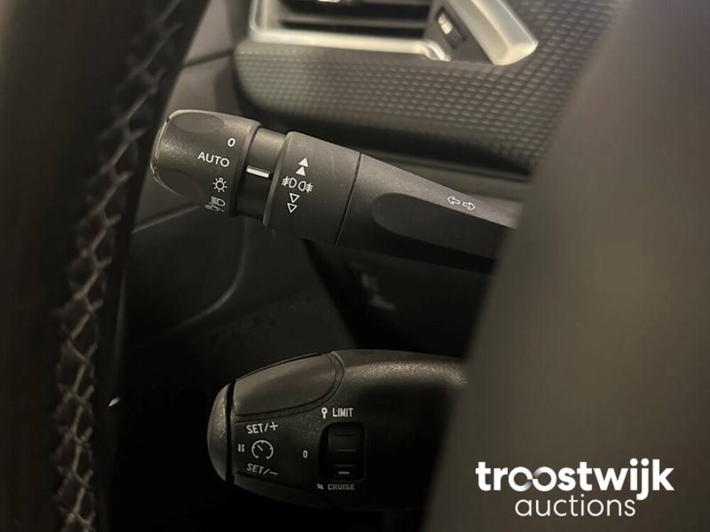 Peugeot 208 GT-line PureTech Première 110PS 2015 -Orig. NL-, GZ-044-T