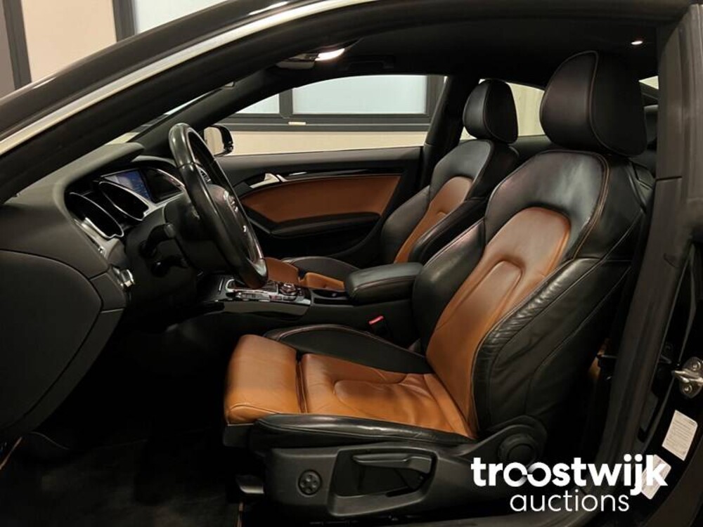 Audi A5 Coupé 2.0 TFSI Automaat 179PS 2010, 30-RJG-5