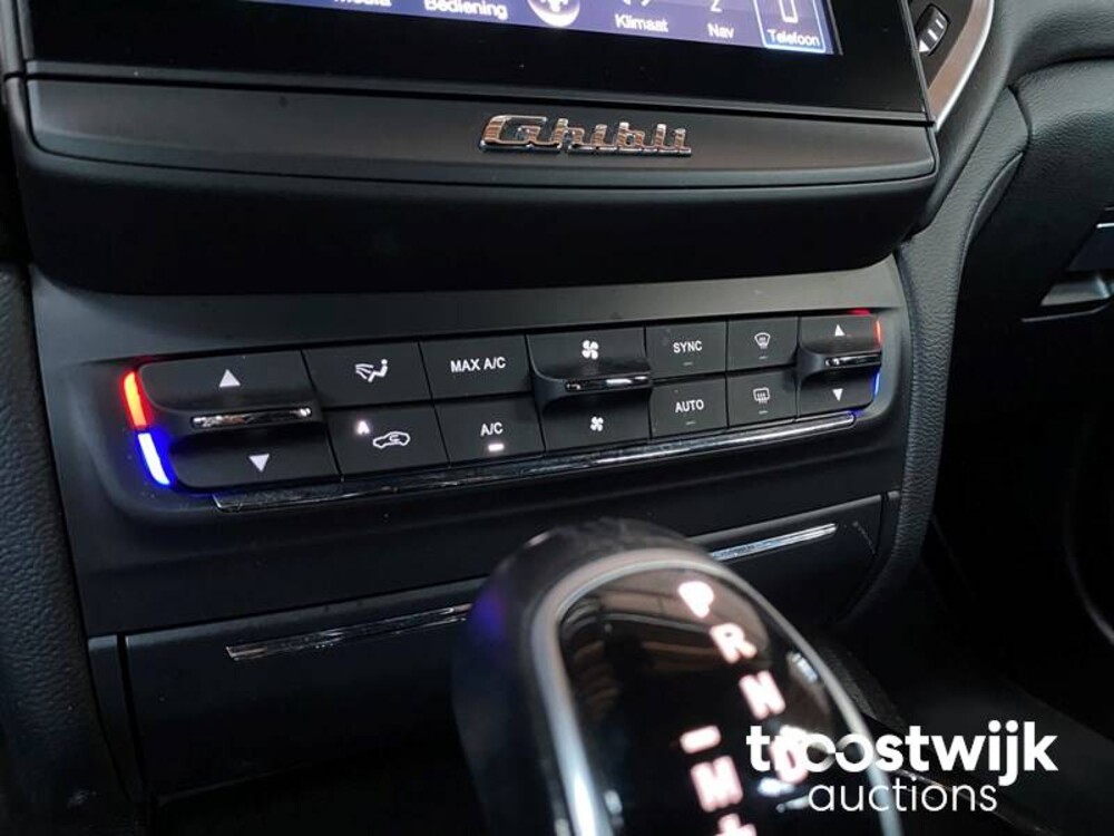 Maserati Ghibli 3.0 V6 D GranLusso 275PS 2017, S-521-NP