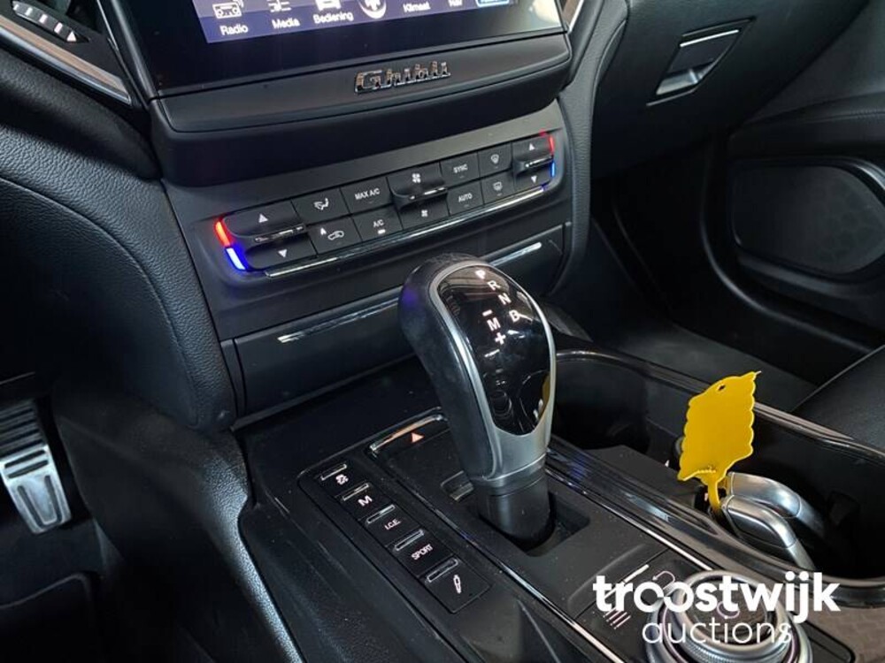 Maserati Ghibli 3.0 V6 D GranLusso 275PS 2017, S-521-NP