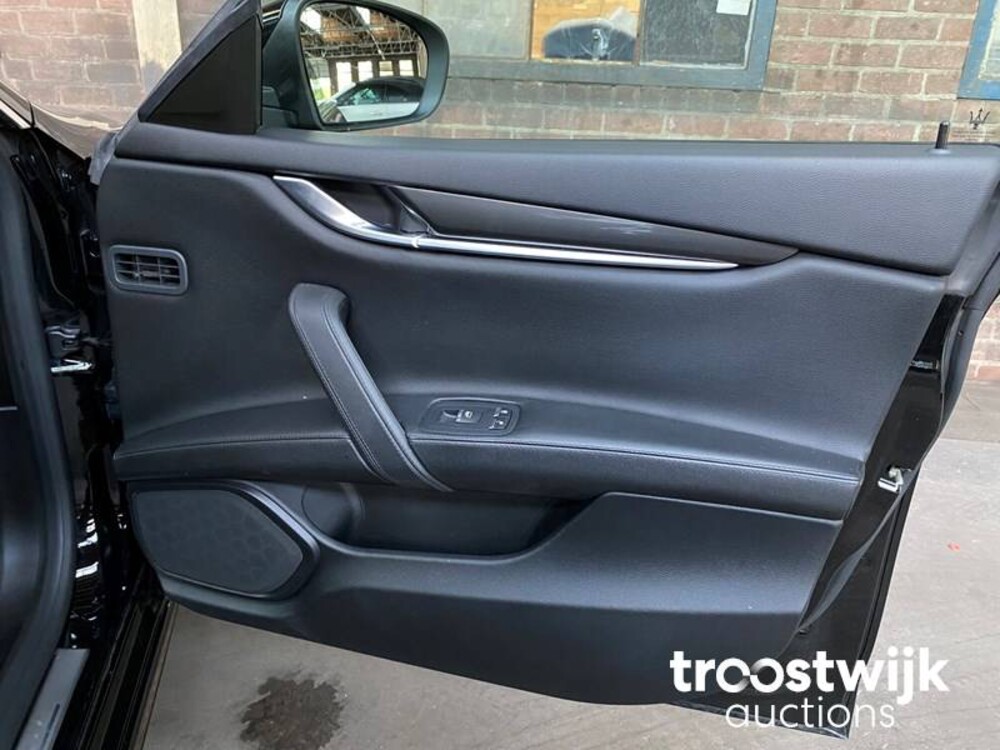 Maserati Ghibli 3.0 V6 D GranLusso 275PS 2017, S-521-NP