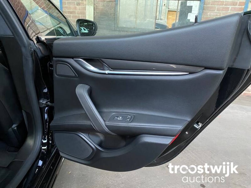 Maserati Ghibli 3.0 V6 D GranLusso 275PS 2017, S-521-NP