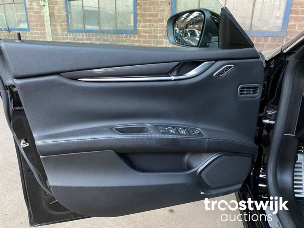 Maserati Ghibli 3.0 V6 D GranLusso 275PS 2017, S-521-NP