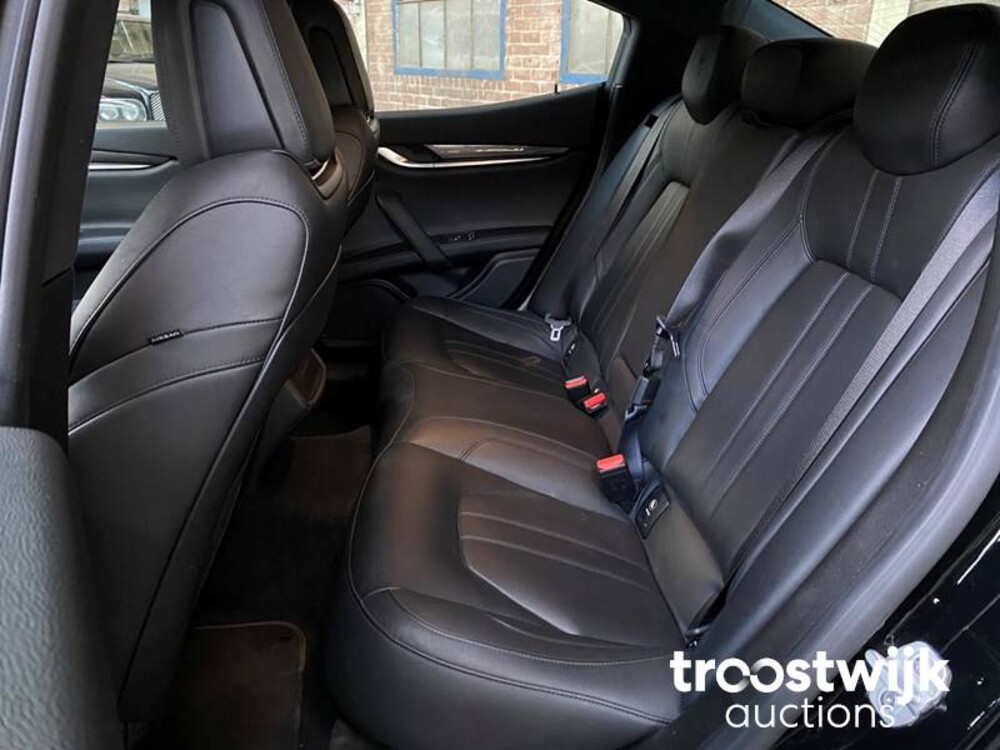 Maserati Ghibli 3.0 V6 D GranLusso 275PS 2017, S-521-NP