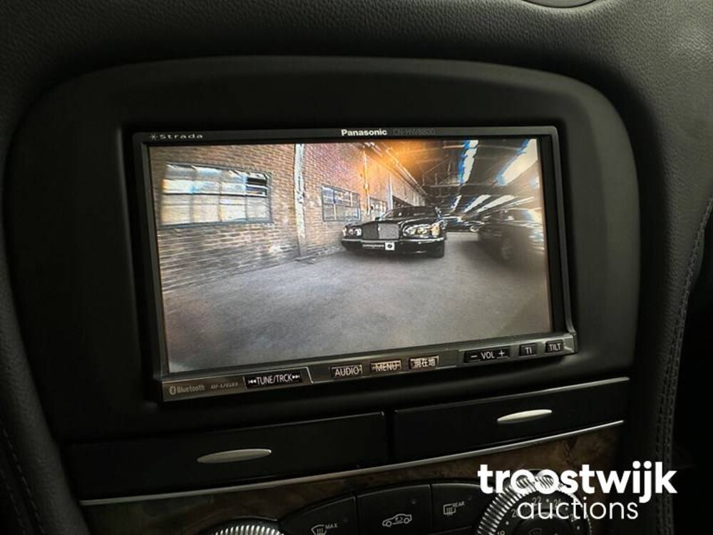 Mercedes-Benz SL500 5.5 V8 SL-Klasse 388PS 2010