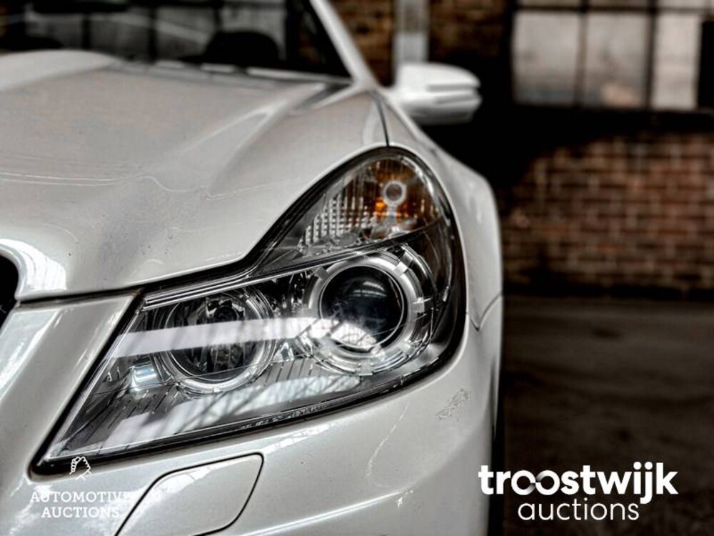 Mercedes-Benz SL500 5.5 V8 SL-Klasse 388PS 2010