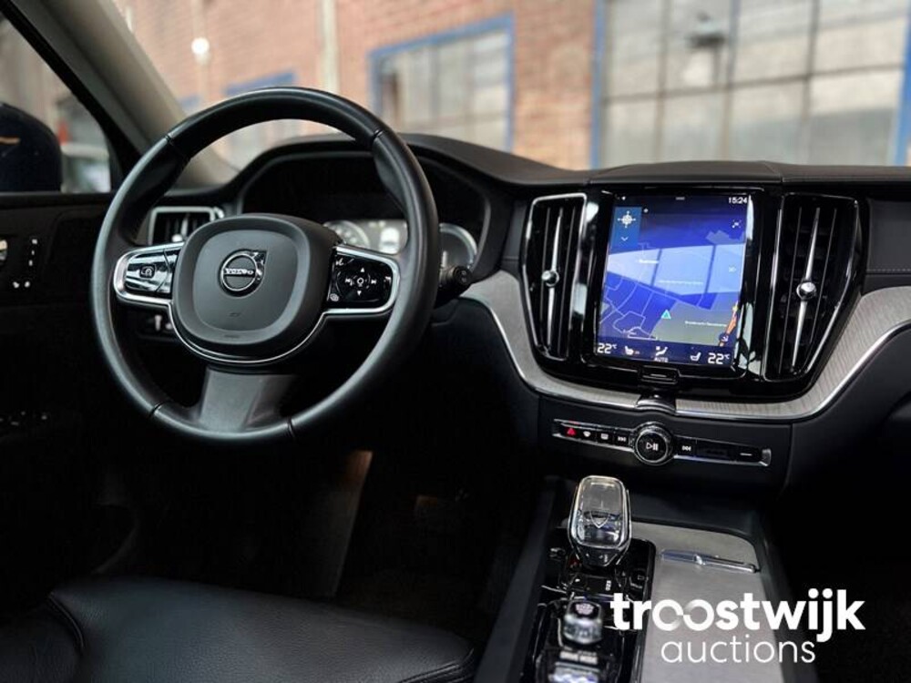 Volvo XC60 2.0 T8 TE AWD Mom. RECHARGE 303 PS 2020, R-973-BX